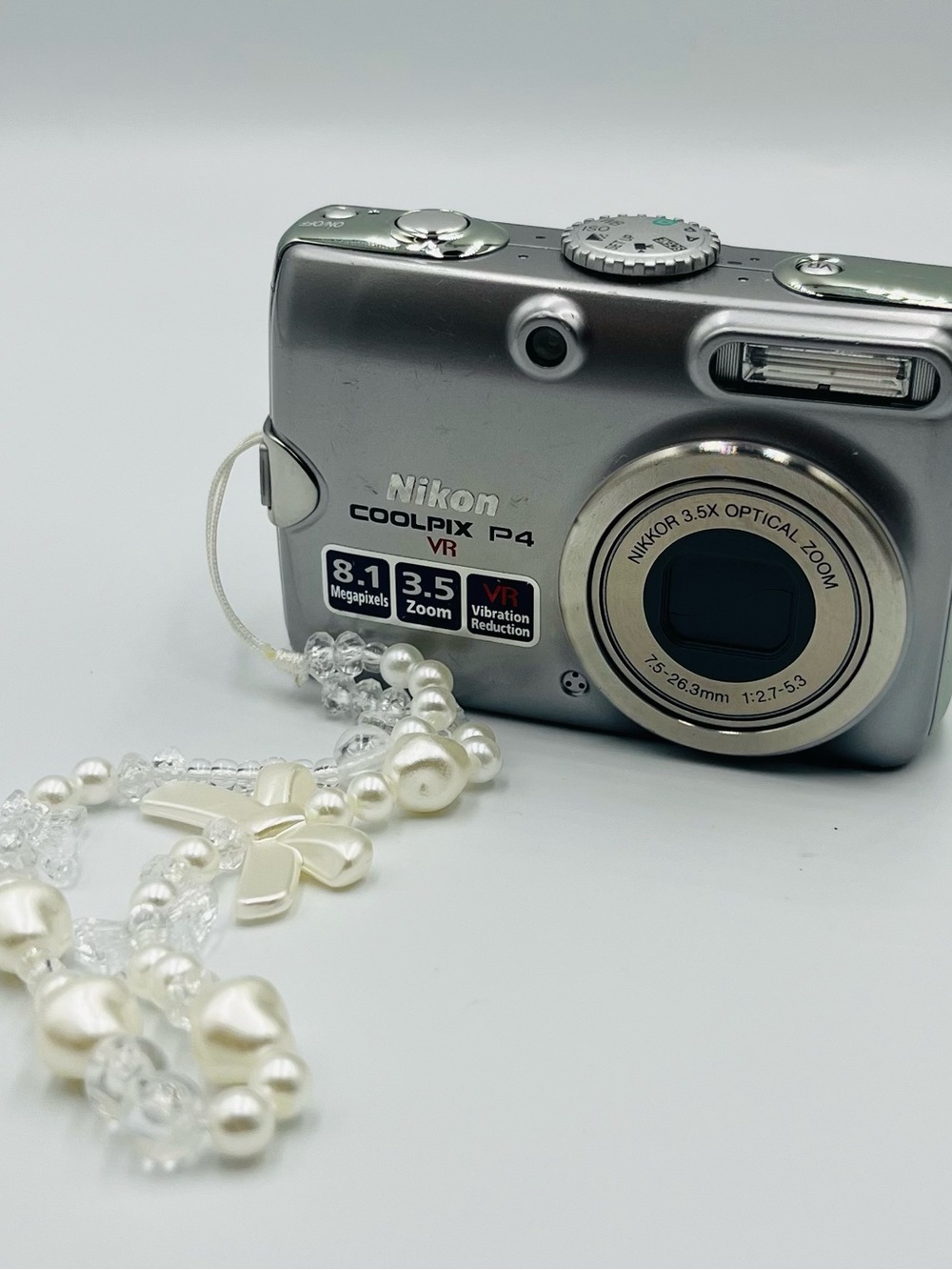 Nikon COOLPIX P4 VR Silver Compact Digital Camera Tested Working Japan